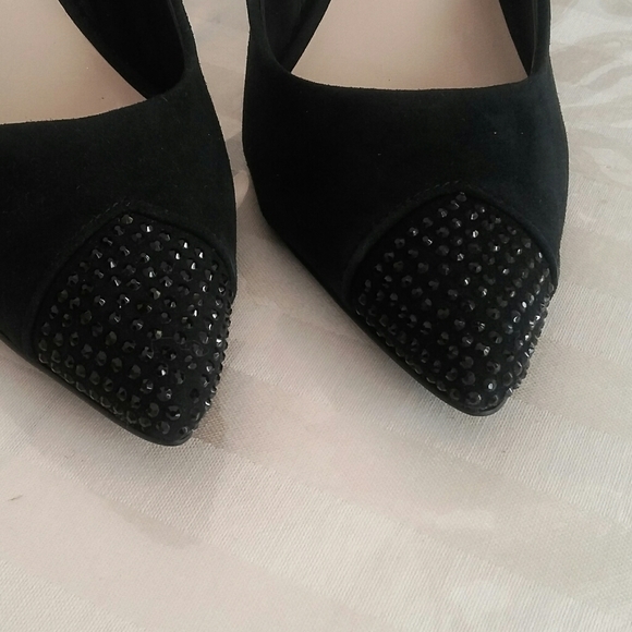 Shoes - Picture 4 of 5